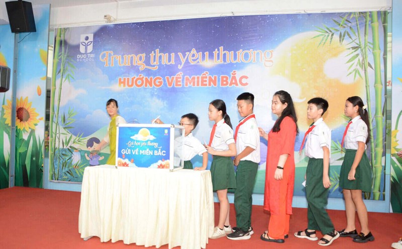 Chương trình "Trung thu yêu thương - Hướng về miền Bắc". Ảnh: Mai Hương