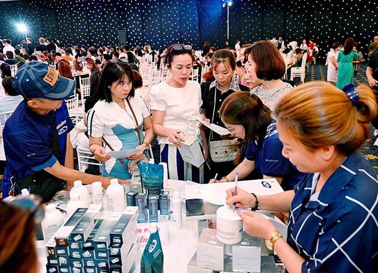 MS Group ra mắt dòng sản phẩm uốn setting Bondplex và màu nhuộm công nghệ Nano TK collagen với hạt màu siêu nhỏ. Ảnh: DN cung cấp