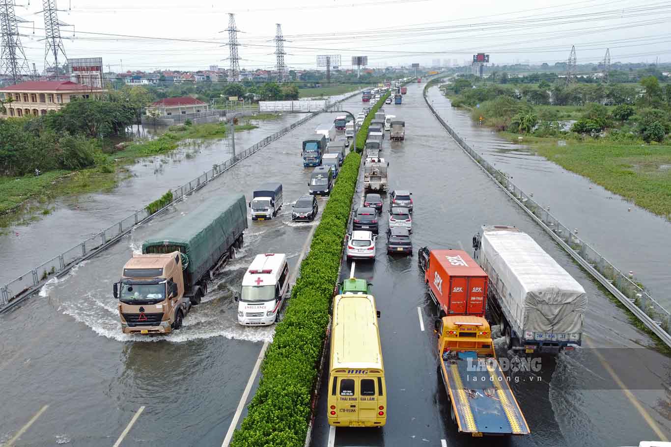 Theo lãnh đạo Công ty cổ phần BOT Pháp Vân - Cầu Giẽ, hiện Sở GTVT Hà Nội và Khu Quản lý đường bộ I đã có công văn đề nghị UBND huyện Thường Tín chỉ đạo trạm bơm trên địa bàn xã Văn Bình hoạt động hết công suất, việc này nhằm tiêu nước trong khu vực đang gây ngập đường cao tốc.