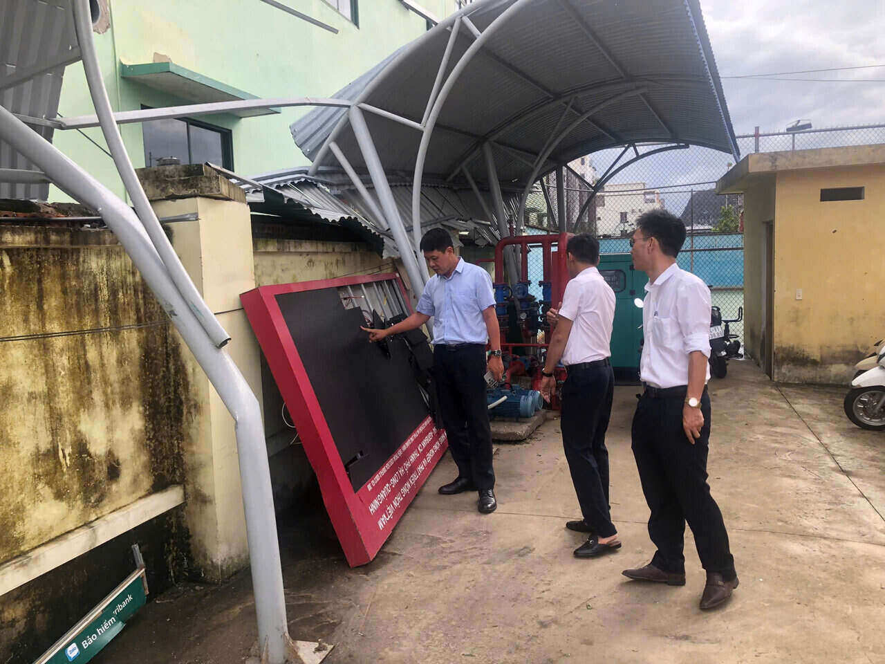 Cần sự phối hợp để nhanh chóng nhận tiền bảo hiểm sau bão, lũ. Ảnh: Ly. 