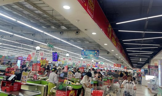 Thủ tướng vừa ký Công điện về tăng cường công tác cung ứng hàng hóa thiết yếu phục vụ nhân dân các địa phương bị ảnh hưởng của cơn bão số 3. Ảnh: Lan Hà