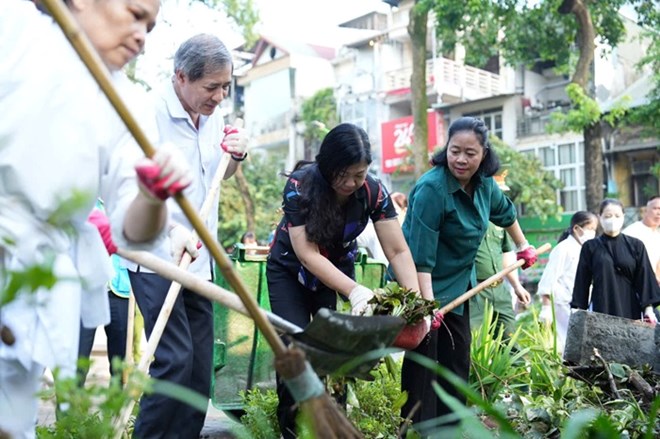 Hà Nội phát động toàn dân tổng vệ sinh môi trường sau bão