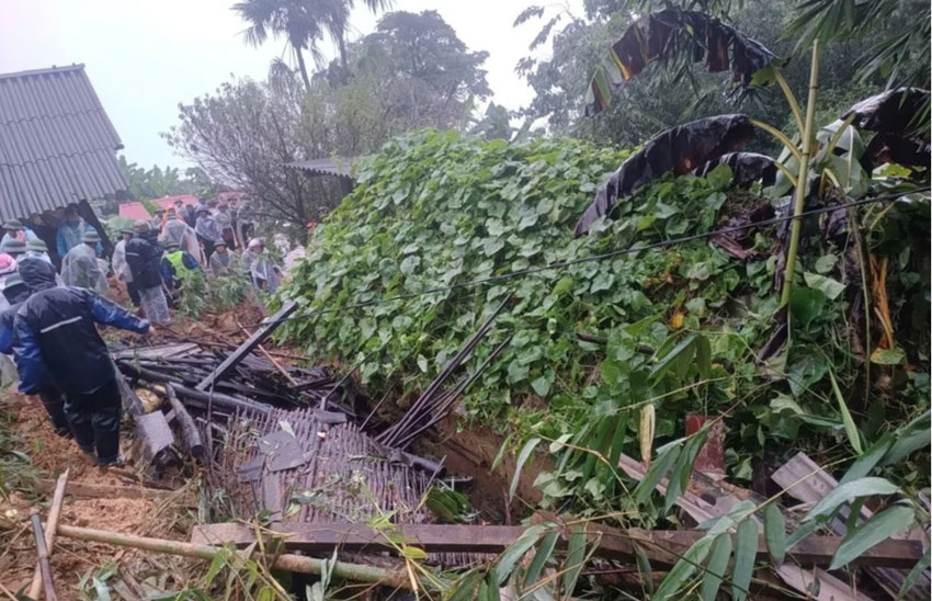 Hien truong vu sat lo dat da kinh hoang tai huyen Bat Xat, tinh Lao Cai. Anh: Nguoi dan cung cap