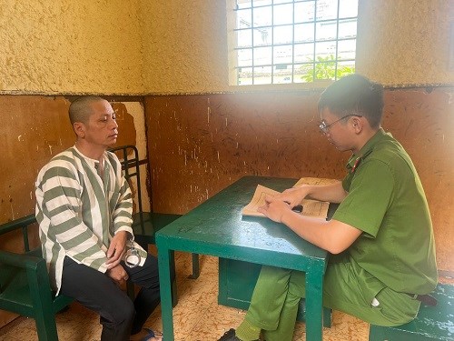 Bắt chủ tịch hội nông dân xã tham ô 14 triệu đồng