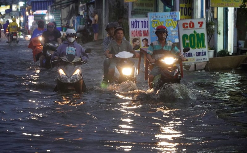 Mưa lớn liên tục xảy ra ở khu vực Nam Bộ. Ảnh: Nguyên Chân