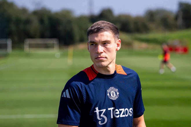 Man United dùng đội hình nào đấu Southampton?