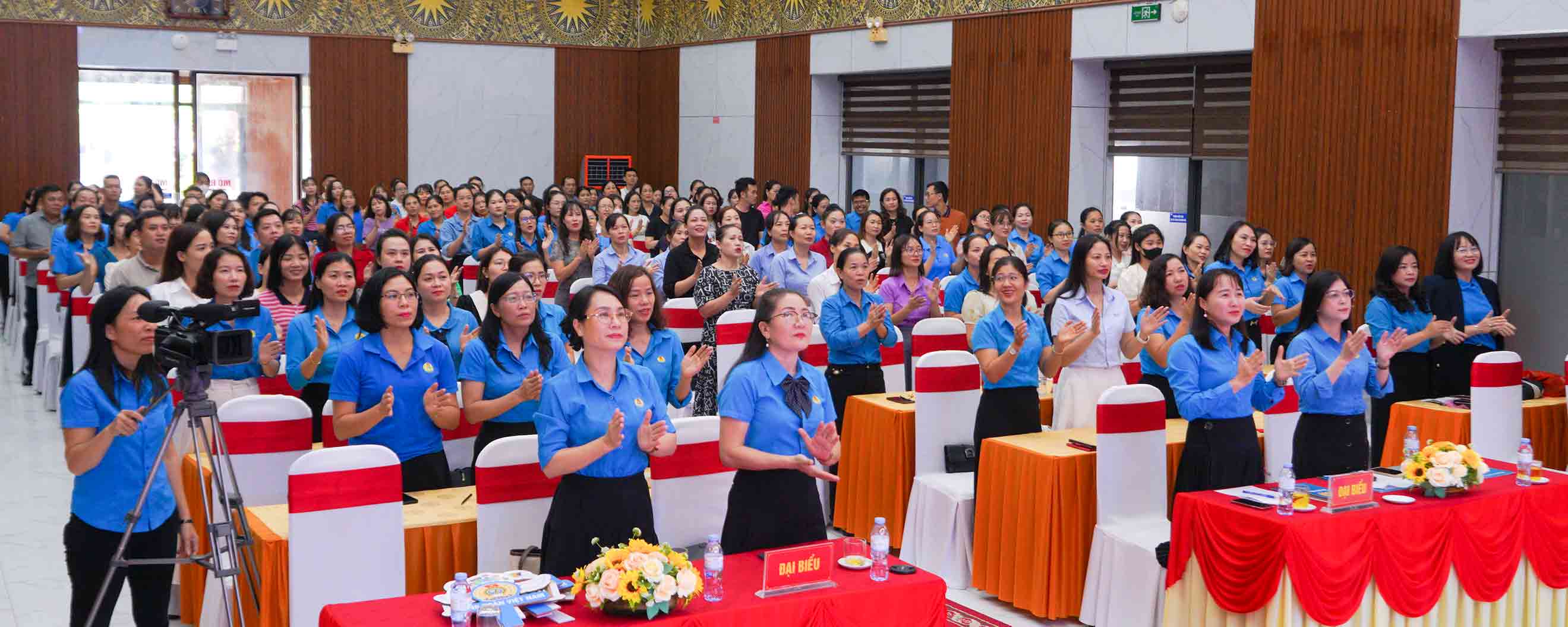 Các biểu tham gia chương trình tìm hiểu về vấn đề phòng ngừa, giảm thiểu lao động trẻ em. Ảnh: Duy Chương.