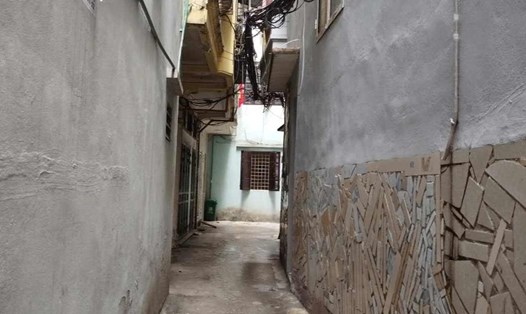 Hiện rất khó tìm được nhà trong ngõ rao bán giá dưới 5 tỉ đồng ở nội thành Hà Nội. Ảnh: Thu Giang