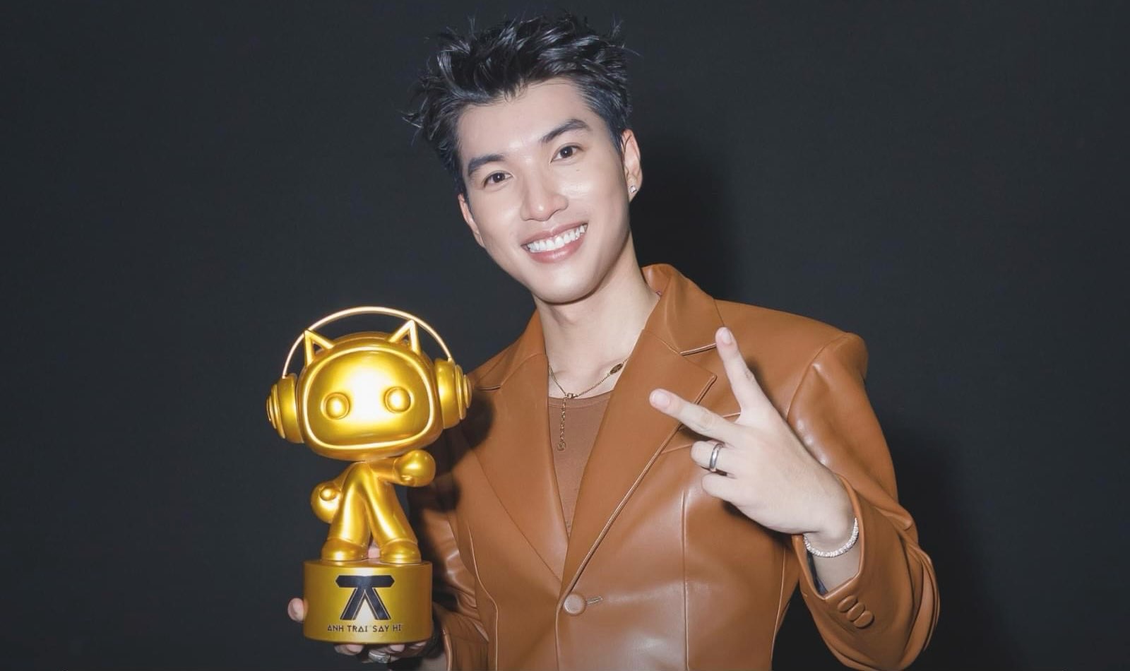  "Anh trai" HIEUTHUHAI là quán quân "Anh trai say hi". Ảnh: NSX