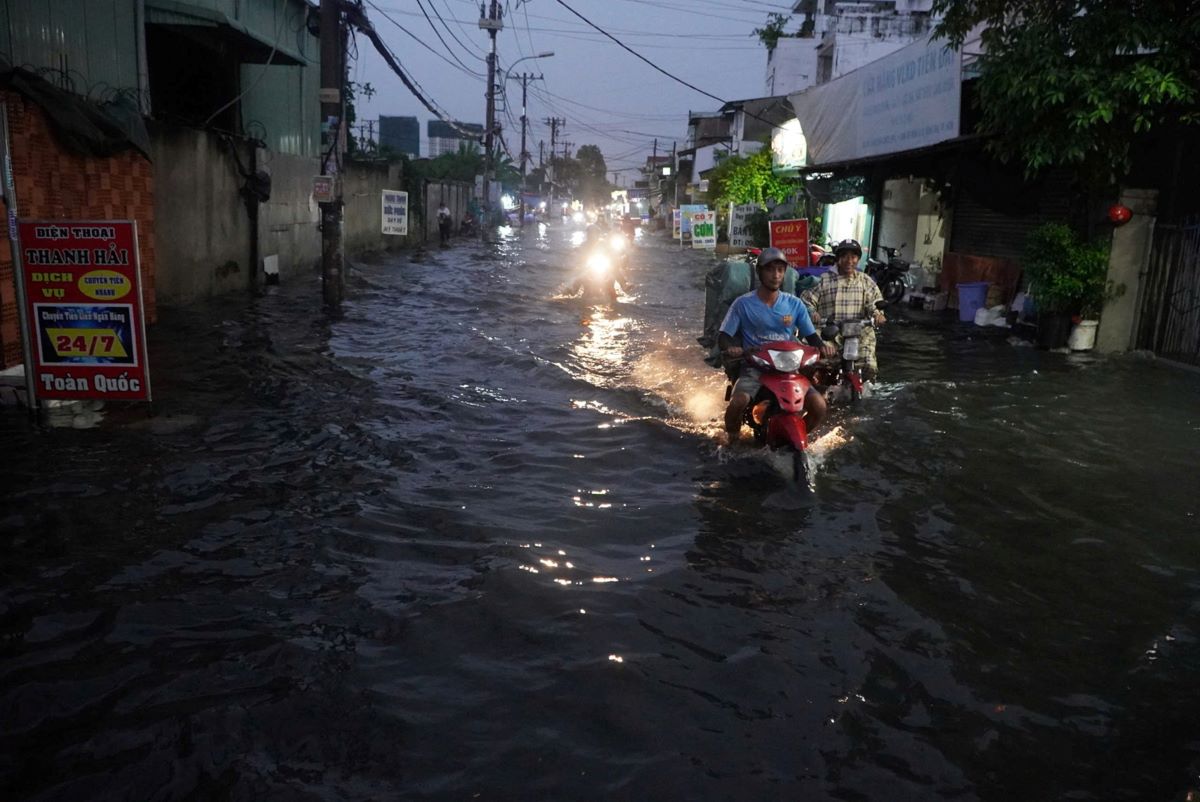 Mưa diện rộng diễn ra nhiều nơi ở Nam Bộ. Ảnh: Nguyên Chân