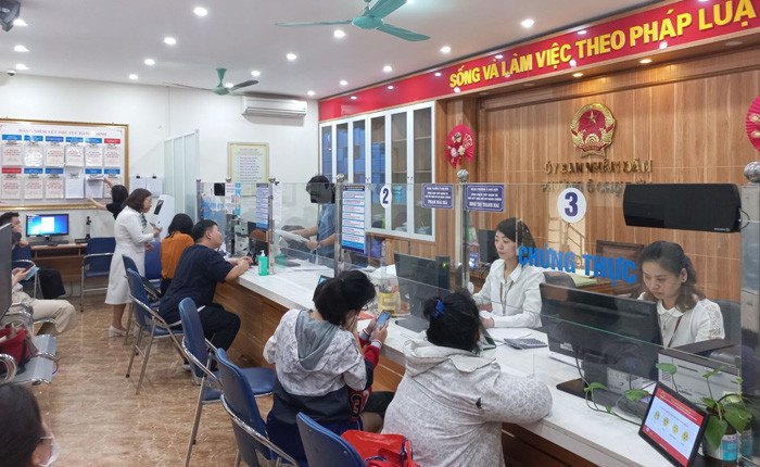 Bạn đọc kiến nghị để công chức được đảm bảo quyền lợi về phụ cấp công vụ. Ảnh minh họa: Phạm Đông