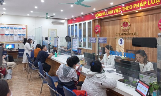 Bạn đọc kiến nghị để công chức được đảm bảo quyền lợi về phụ cấp công vụ. Ảnh minh họa: Phạm Đông