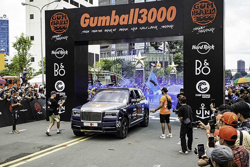 Hành trình Gumball 3000 chính thức rời TPHCM để đến Campuchia. Ảnh: Gumball 3000