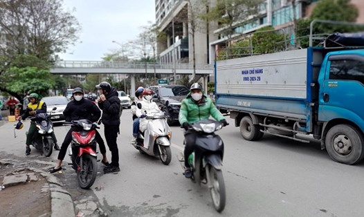 Xe ôm công nghệ ở Hà Nội. Ảnh: Xuyên Đông