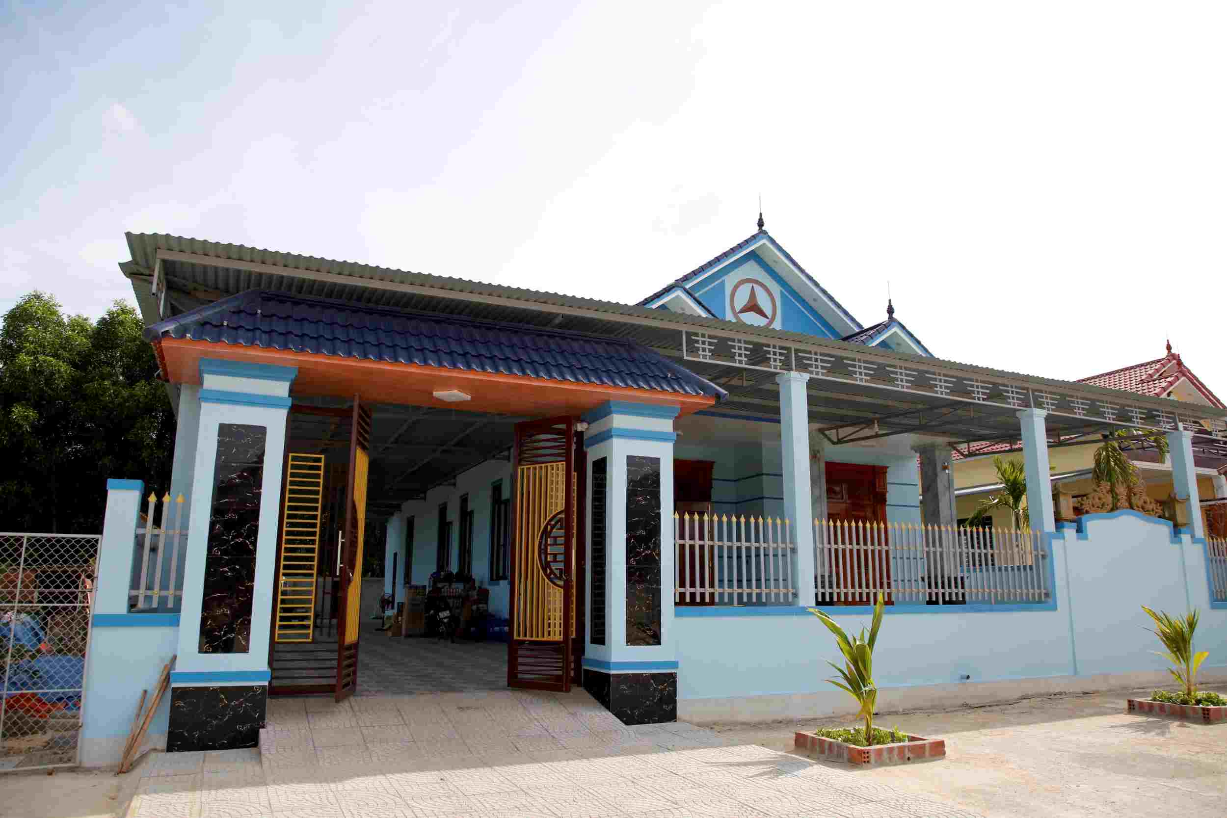 Khu tái định cư mới ở thôn Áng Sơn khang trang. Ảnh: Công Sáng