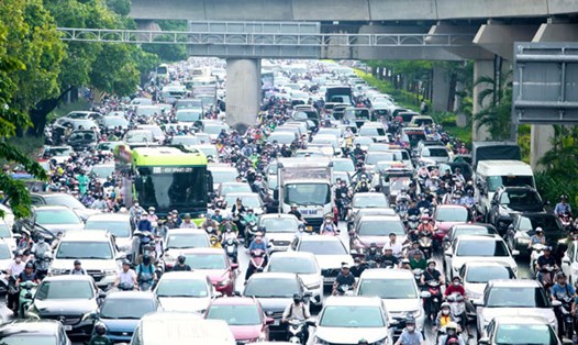 Dự báo Hà Nội hôm nay 16.9 có lúc có mưa rào và dông. Ảnh: Việt Anh