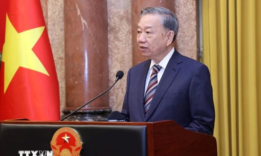 Tổng Bí thư, Chủ tịch nước Tô Lâm vừa có bài viết: "Tiếp tục đổi mới mạnh mẽ phương thức lãnh đạo, cầm quyền của Đảng, yêu cầu cấp bách của giai đoạn cách mạng mới". Ảnh: TTXVN