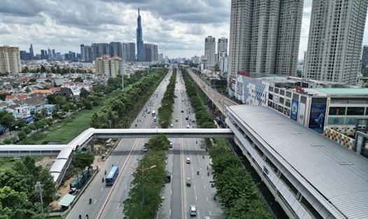 Diện mạo 9 cây cầu đi bộ kết nối nhà ga Metro sắp về đích.