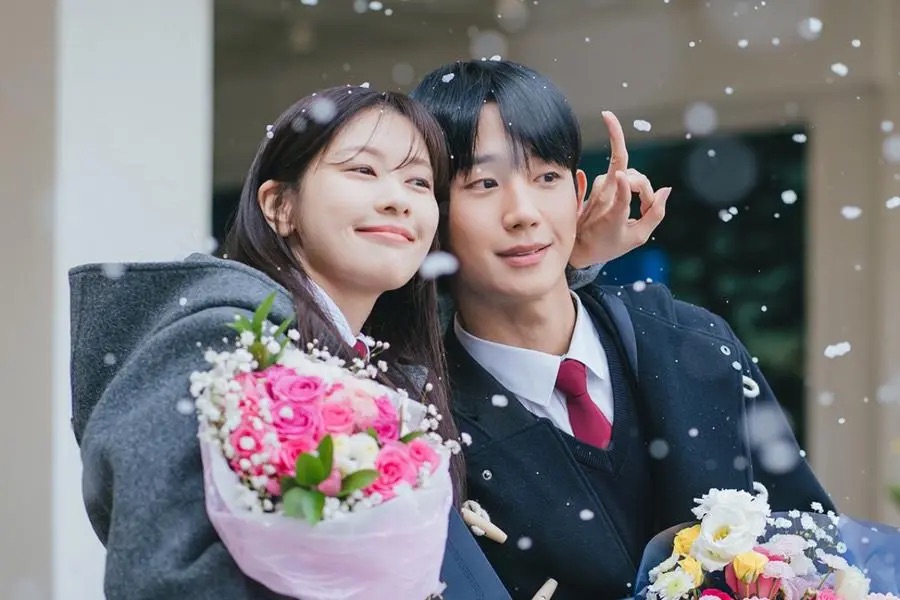 Jung So Min và Jung Hae In trong "Love Next Door". Ảnh: Nhà sản xuất