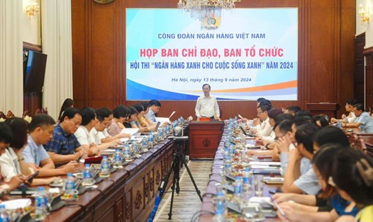 Ông Đào Minh Tú - Phó Thống đốc Thường trực Ngân hàng Nhà nước, Chủ tịch Công đoàn Ngân hàng Việt Nam - phát biểu tại buổi họp Ban Chỉ đạo, Ban Tổ chức và các Tiểu ban Hội thi “Ngân hàng xanh cho cuộc sống xanh”. Ảnh: Công đoàn Ngân hàng VN