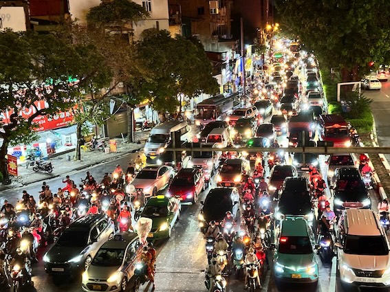 Tai khu vuc duong Lang (Dong Da, Ha Noi), 