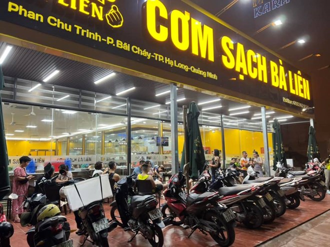 Quán Cơm sạch bà Liên - cơ sở ở phường Bãi Cháy, TP Hạ Long (tỉnh Quảng Ninh) bị kêu gọi tẩy chay. Ảnh: Cơm sạch bà Liên