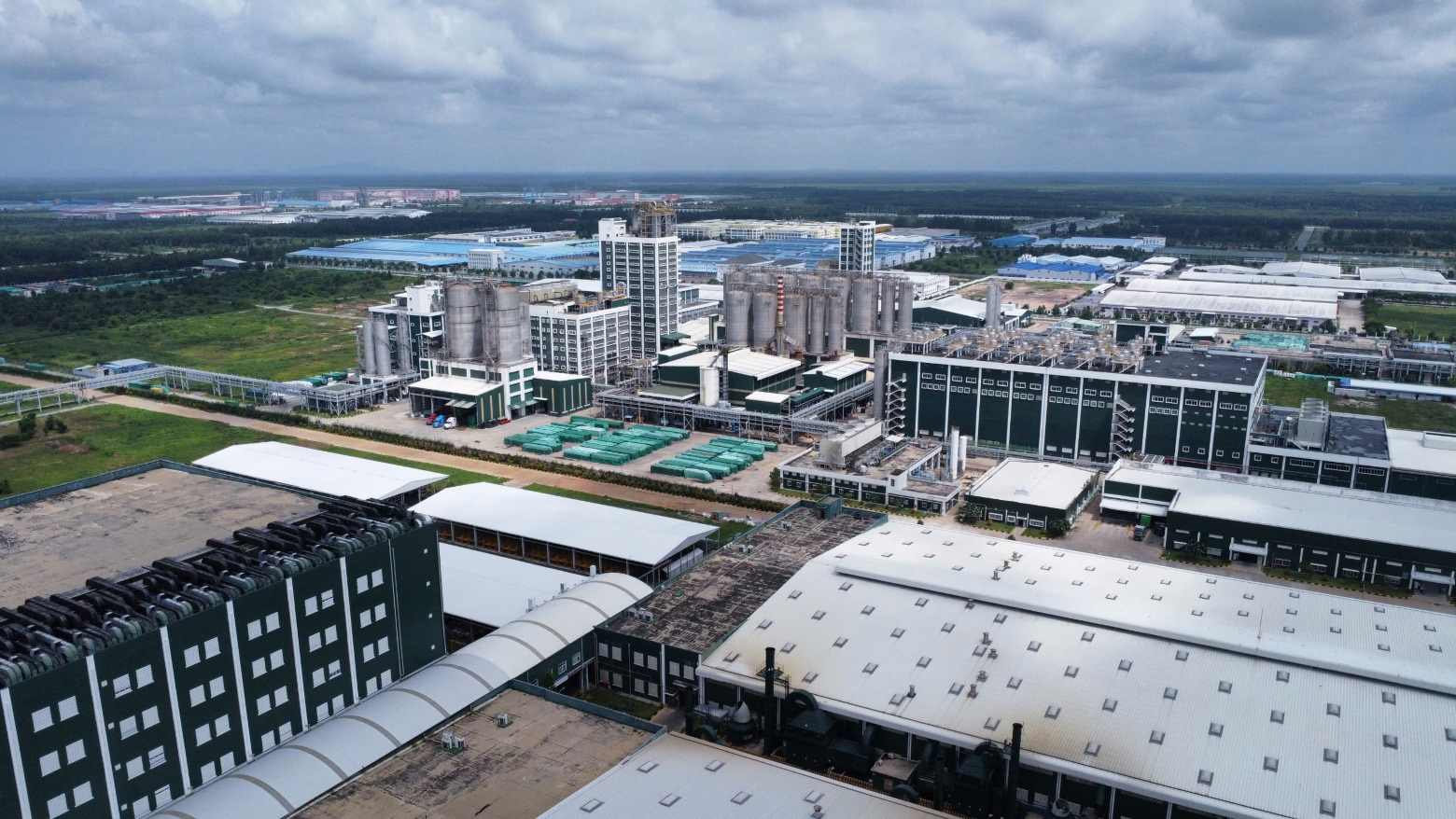 Khu công nghiệp Bàu Bàng rộng 2.000ha có doanh nghiệp thuê 99ha đăng ký đầu tư 1,37 tỉ USD. Ảnh: Đình Trọng