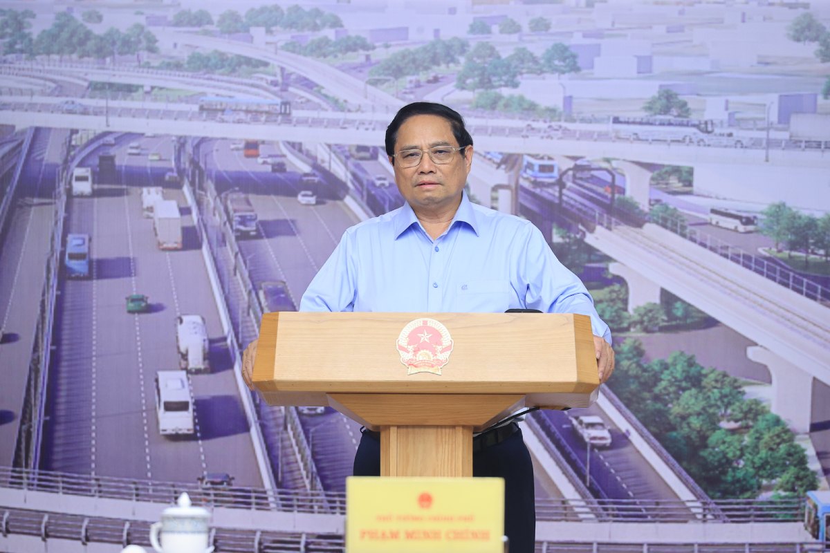 Thủ tướng Chính phủ Phạm Minh Chính phát biểu khai mạc phiên họp thứ 14 của Ban Chỉ đạo Nhà nước các công trình, dự án quan trọng quốc gia, trọng điểm ngành GTVT. Ảnh: Nhật Bắc/VGP


