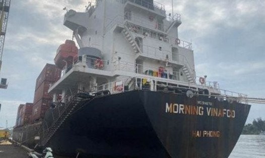 Cục Hàng hải đã vào cuộc chỉ đạo làm rõ vụ Tàu Morning Vinafco làm rơi pin xuống biển. Ảnh chụp từ báo cáo của Cảng vụ Hàng hải TP Hồ Chí Minh