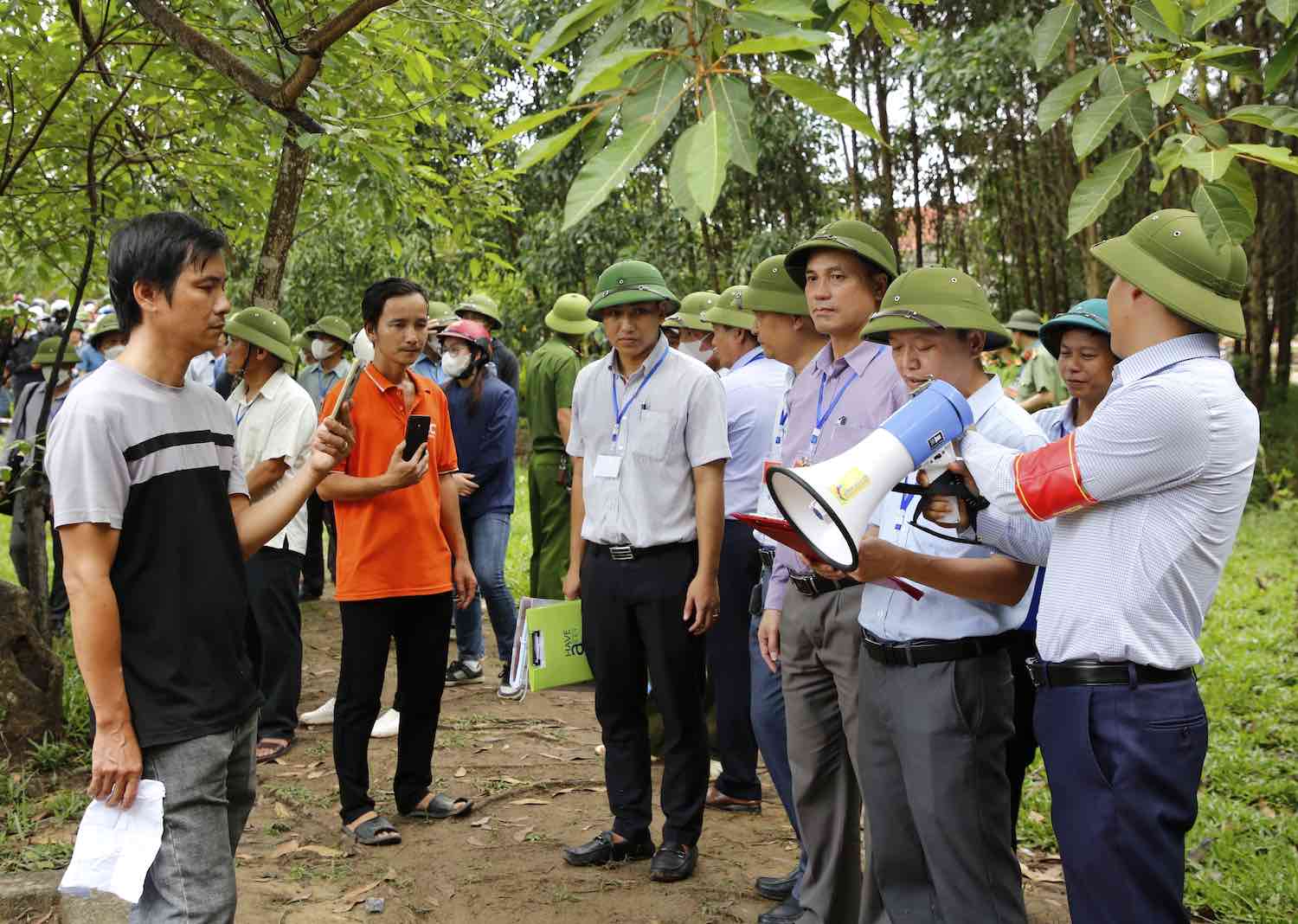 Chinh quyen doc quyet dinh cuong che. Anh: Cong Sang