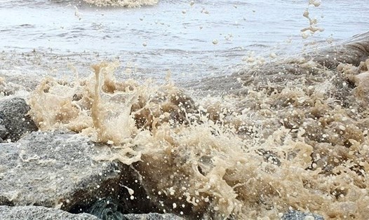 Cà Mau cảnh báo mưa dông trùng với xuất hiện đỉnh triều nhiều  khả năng gập ngập úng. Ảnh: Nhật Hồ