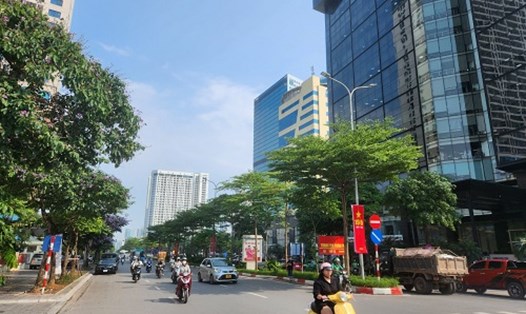 Đường Phạm Văn Bạch - nơi thí điểm triển khai giao thông thông minh tại Hà Nội. Ảnh: Minh Hạnh