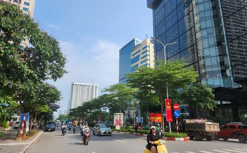 Đường Phạm Văn Bạch - nơi thí điểm triển khai giao thông thông minh tại Hà Nội. Ảnh: Minh Hạnh