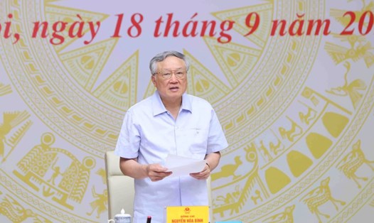 Phó Thủ tướng Thường trực Chính phủ Nguyễn Hòa Bình chủ trì cuộc họp. Ảnh: Nguyễn Hoàng