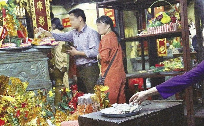 Religious establishments and organizations are not allowed to use their names to collect donations for personal gain or for purposes other than those of the donation. Photo: Hai Nguyen