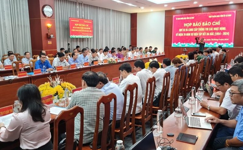 Ca Mau Provincial People's Committee held a press conference in the third quarter of 2024 to provide information on activities. Photo: Nhat Ho