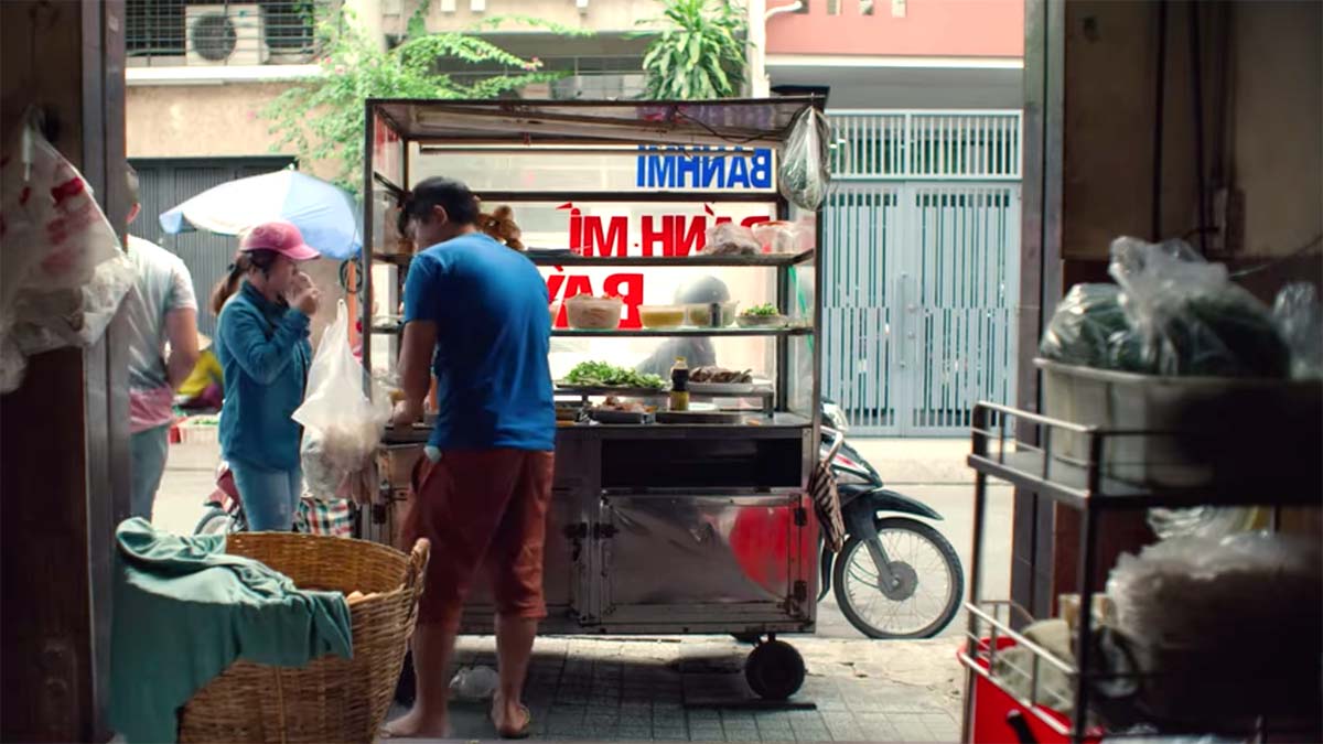 Hinh anh cua tiem banh mi Bay Ho tren Netflix da duoc cong chieu trong series Street Food: Asia nam 2020. Anh: Netflix