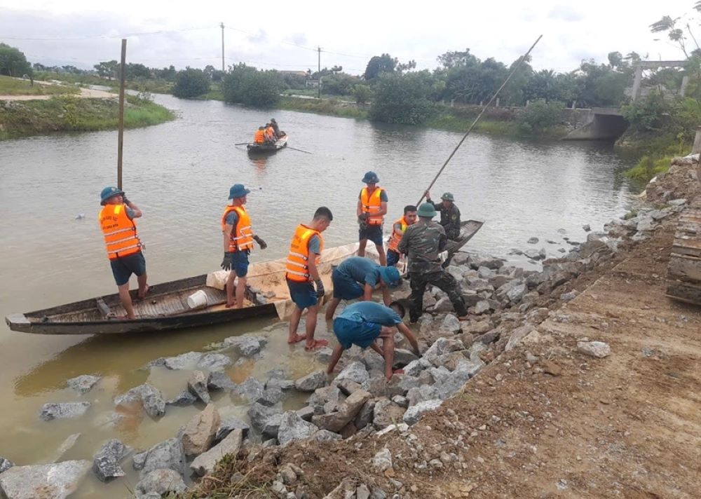 Ban chi chy PCTT&TKCN tinh Thua Thien Hue, hien nay, dang vao thoi ky cuoi mua kho, muc nuoc cac ho thuy loi, thuy dien dang o muc thap, cac ho dang van hanh dam bao an toan. 