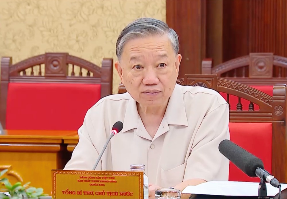 Tổng Bí thư, Chủ tịch nước Tô Lâm chủ trì phiên họp Bộ Chính trị cho ý kiến về đề án đường sắt tốc độ cao trục Bắc - Nam. Ảnh: VTV