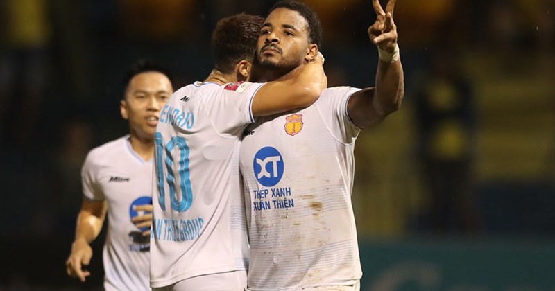 Rafaelson là số ít cầu thủ ngoại đủ điều kiện nhập tịch. Ảnh: NĐFC