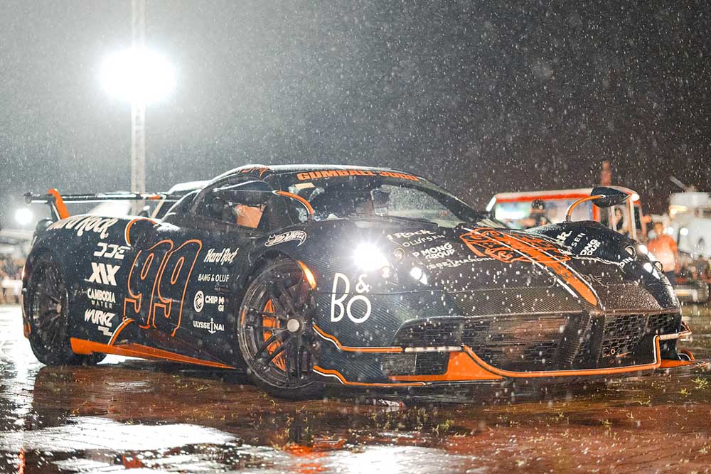 Đoàn Gumball 3000 đến Krabi (Thái Lan) dưới cơn mưa nặng hạt. Ảnh: Gumball 3000