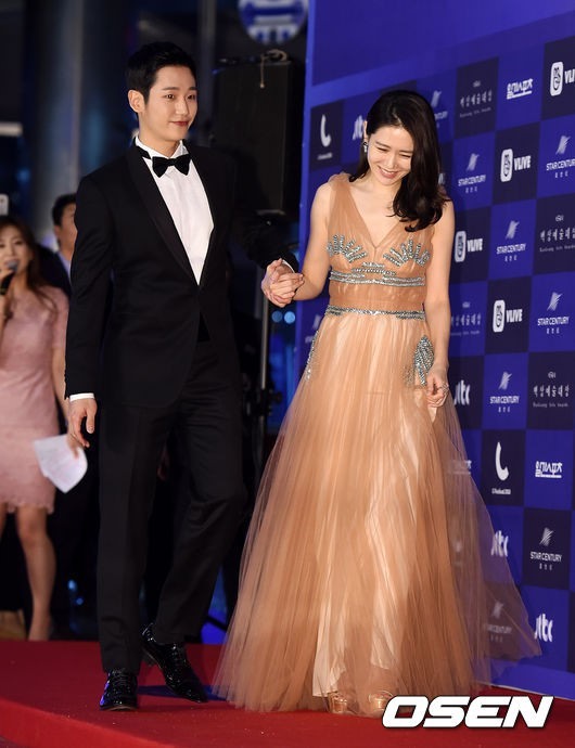 Jung Hae In va Son Ye Jin than thiet tu phim anh den ngoai doi. Anh: Nha san xuat/Osen