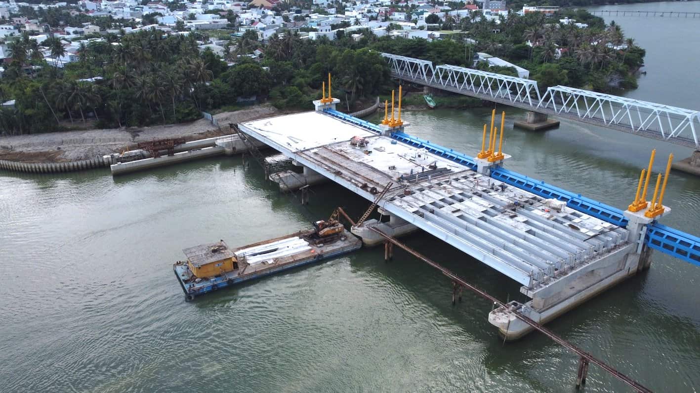 Chính phủ đồng ý cho Khánh Hòa dừng sử dụng vốn vay và dùng vốn ngân sách để làm 3 dự án phát triển cơ sở hạ tầng. Ảnh: Hữu Long