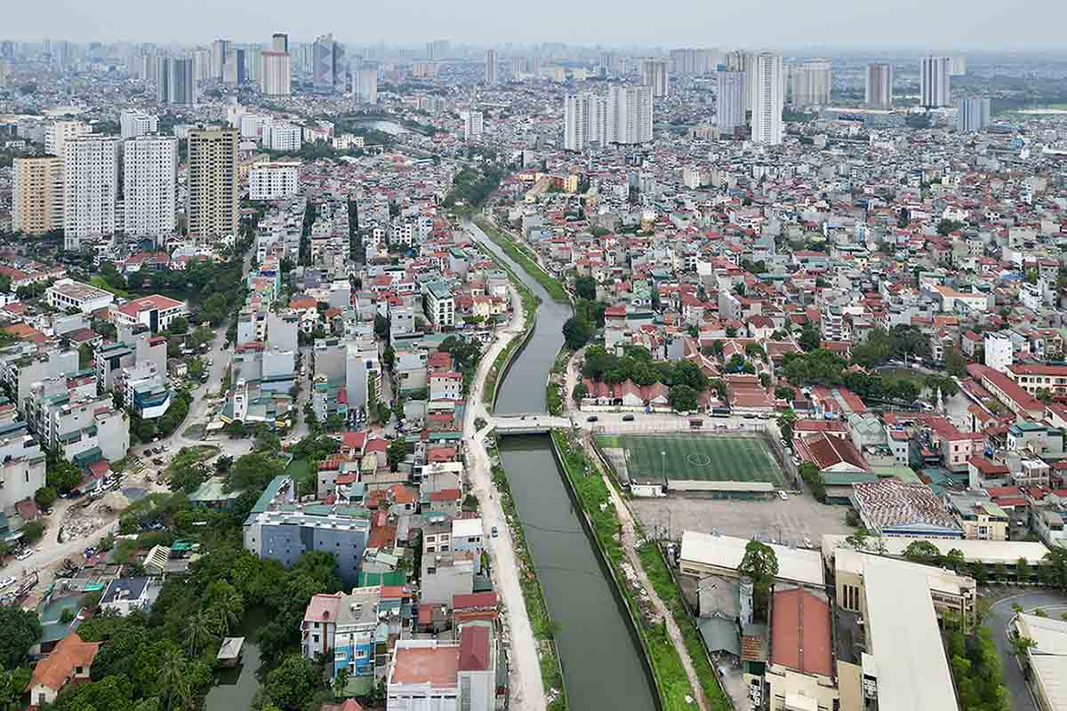 Hien du an con khoang 2,5 tren tong chieu dai 5,8 km kenh chua duoc UBND quan Ha Dong giai phong xong mat bang.