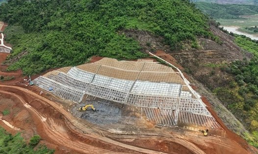 Toàn cảnh đại công trường cao tốc Khánh Hòa - Buôn Ma Thuột đang thi công nước rút. Ảnh: Bảo Trung