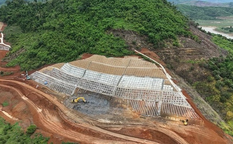 Toàn cảnh đại công trường cao tốc Khánh Hòa - Buôn Ma Thuột đang thi công nước rút. Ảnh: Bảo Trung