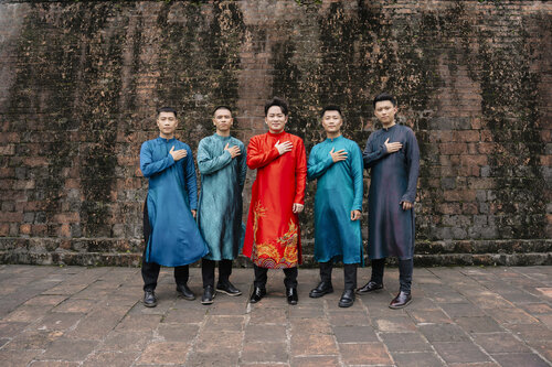 Ca sĩ Tùng Dương kết hợp với nhóm Oplus ra mắt MV nhân dịp Quốc khánh 2.9. Ảnh: NVCC