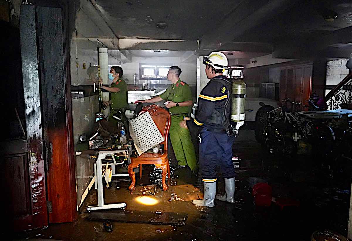 Police are investigating the cause of the fire. Photo: Pham Duy