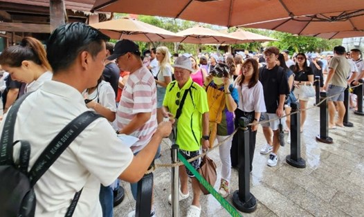 Du khách tham quan các điểm ở TP Phú Quốc (Kiên Giang). Ảnh: Xuân Nhi