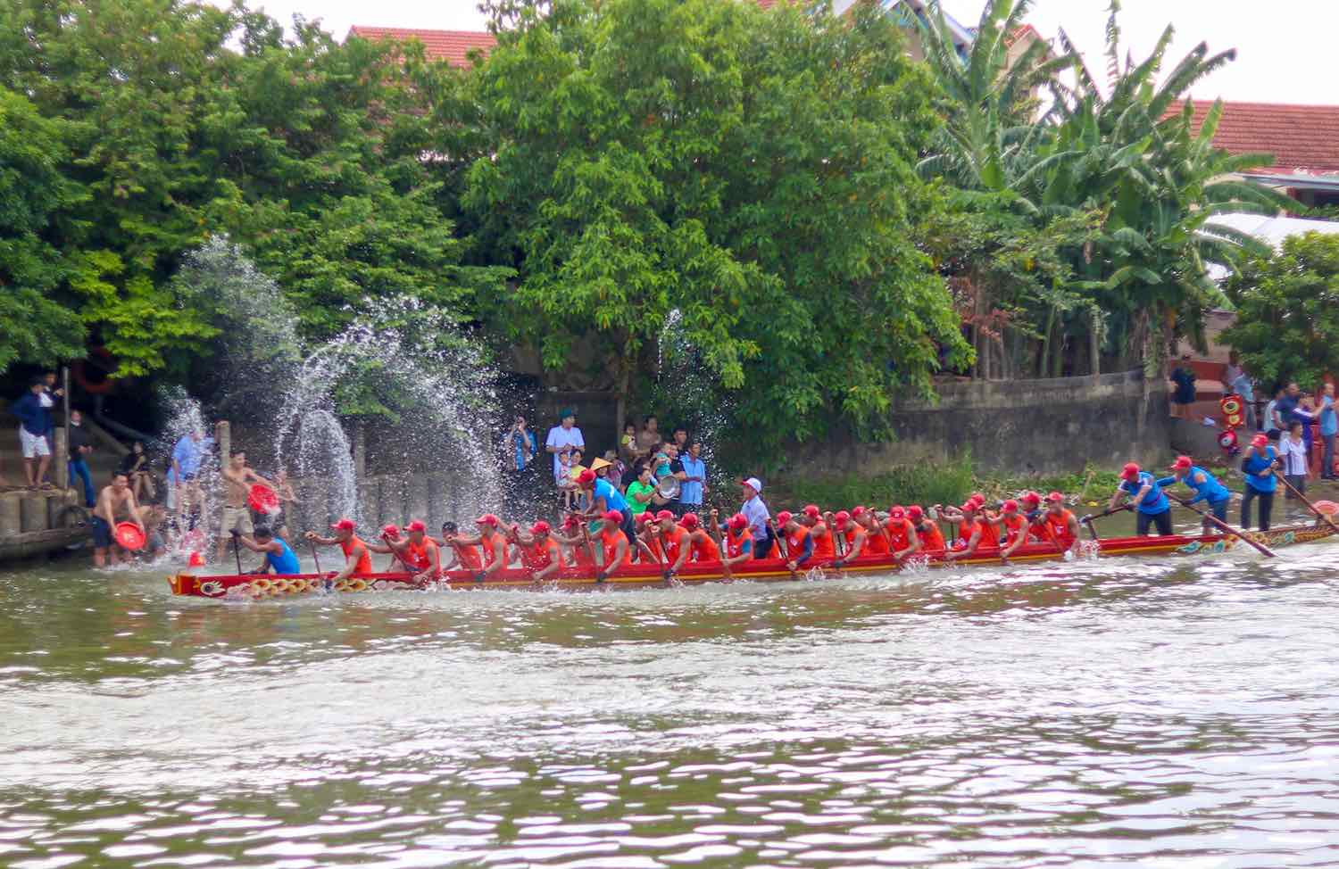Traditional boat racing and rowing festival on Kien Giang River. Photo: Cong Sang